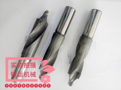 ����챺��ӳ���һ����ͷ_�����������˨����ͷ